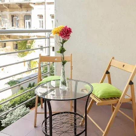 Apart Otel Corvin Plaza & 3*