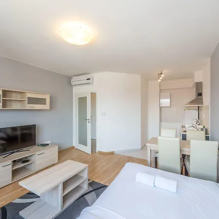 Apart Otel Corvin Plaza & Budapeşte