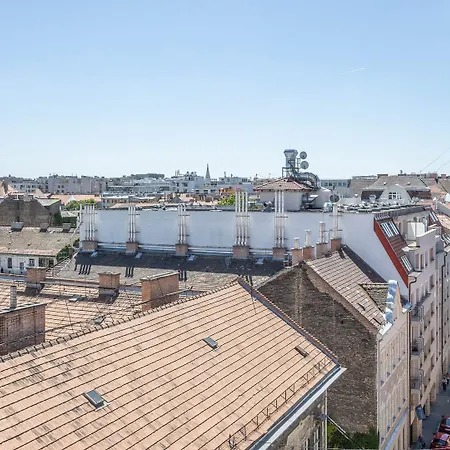 Aparthotel Corvin Plaza & 3*