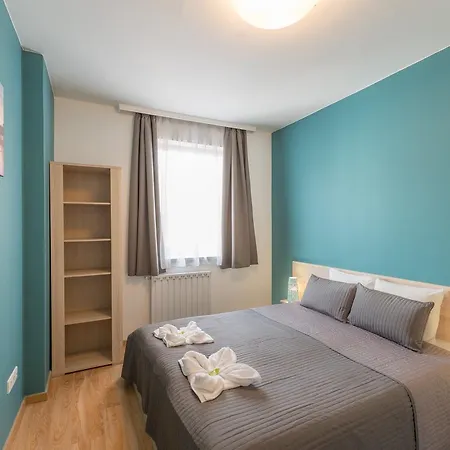 Aparthotel Corvin Plaza &