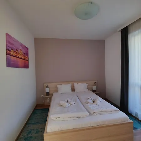 Aparthotel Corvin Plaza & 3*