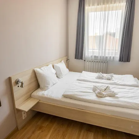 Aparthotel Corvin Plaza & 3*