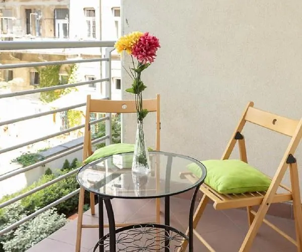 Apart Otel Corvin Plaza & 3*