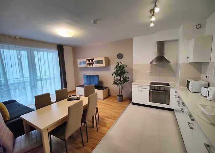 Apart Otel Corvin Plaza & 3*