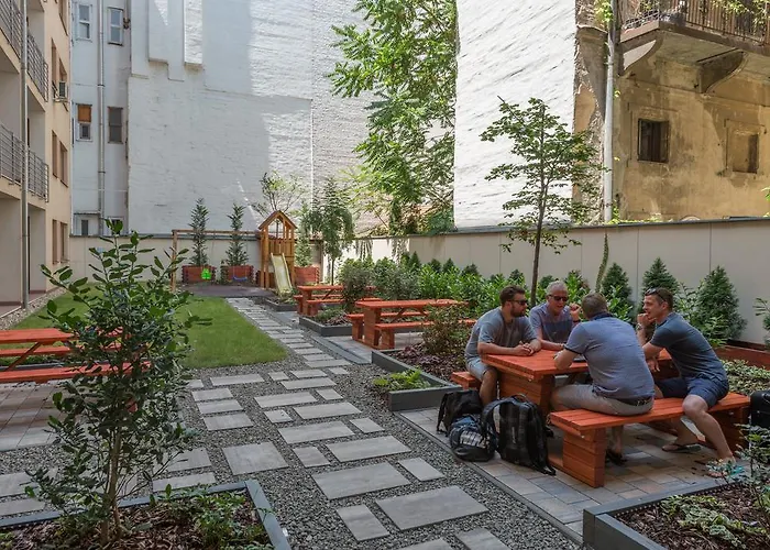 Corvin Plaza & Budapeşte