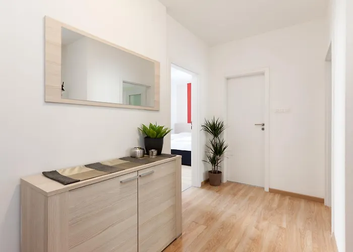 Apart Otel Corvin Plaza & 3*