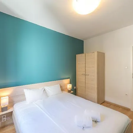 Apartahotel Corvin Plaza & 3*