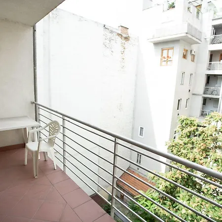 Ξενοδοχείο με διαμερίσματα Corvin Plaza & 3*