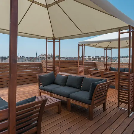 Corvin Plaza & Ξενοδοχείο με διαμερίσματα 3*