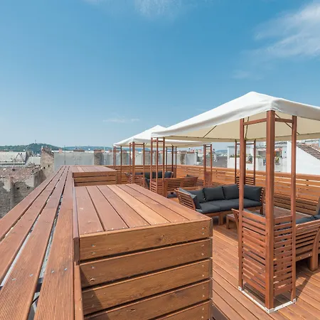 Ξενοδοχείο με διαμερίσματα Corvin Plaza &