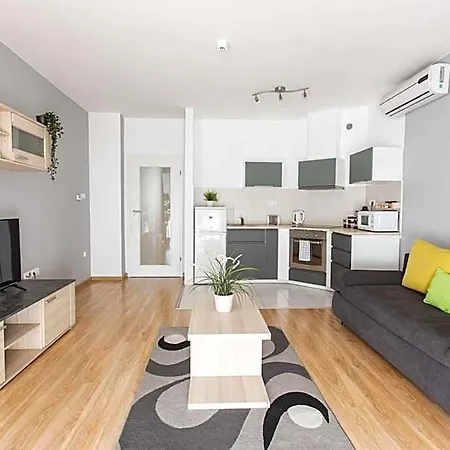Corvin Plaza & Apart-hotel Budapeste