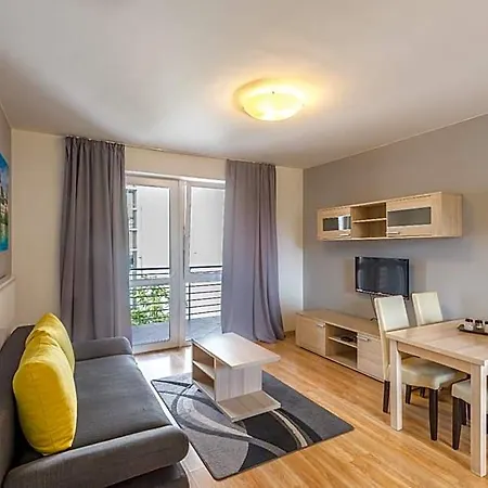 Aparthotel Corvin Plaza &