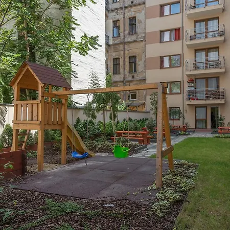 Aparthotel Corvin Plaza &