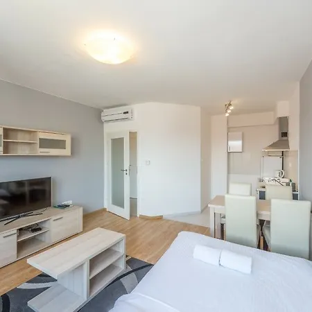 Corvin Plaza & Aparthotel Boedapest