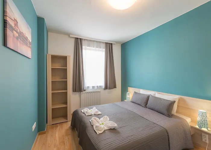 Aparthotel Corvin Plaza &