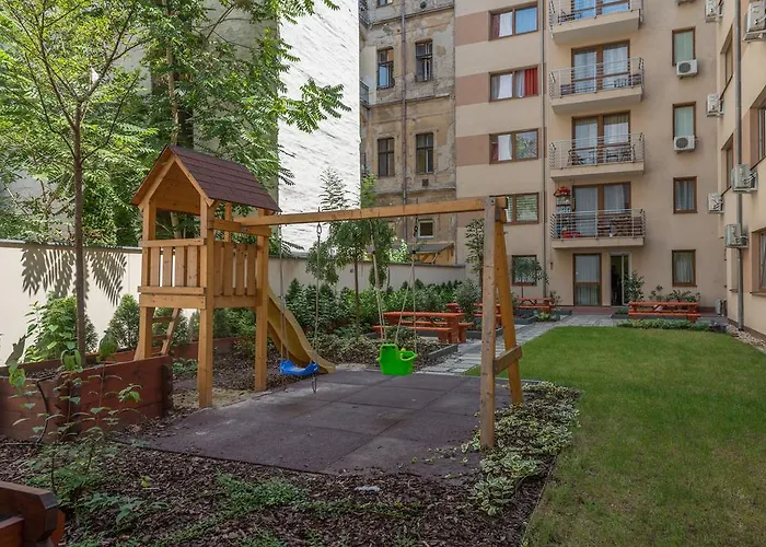 Aparthotel Corvin Plaza &