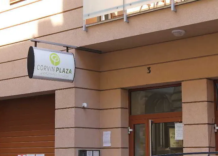Aparthotel Corvin Plaza &