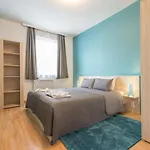 Corvin Plaza & Aparthotel 3*