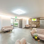 Aparthotel Corvin Plaza &