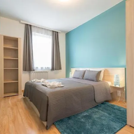Corvin Plaza & Hotel de apartamente 3*