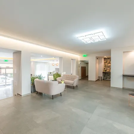 Corvin Plaza &