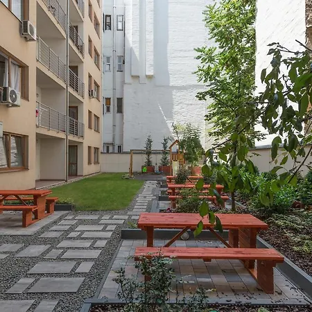 Corvin Plaza & Apart-hotel Budapeste